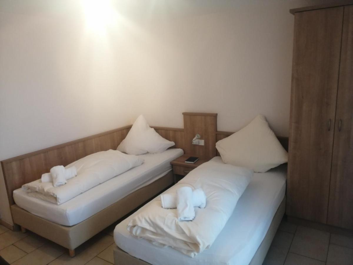 Hotel-Restaurant Zum Baeumle Süßen Buitenkant foto