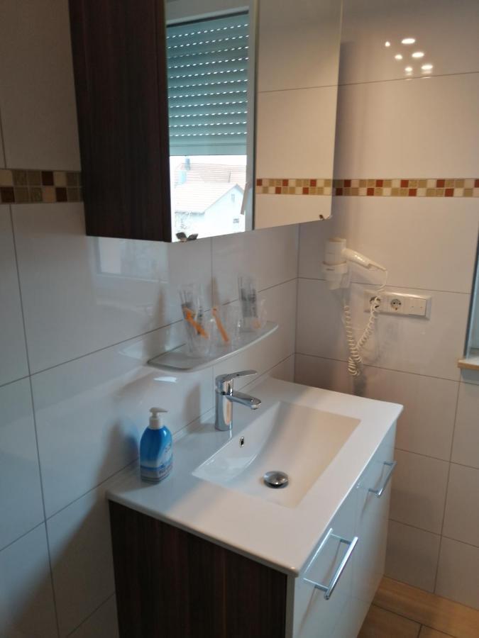 Hotel-Restaurant Zum Baeumle Süßen Buitenkant foto