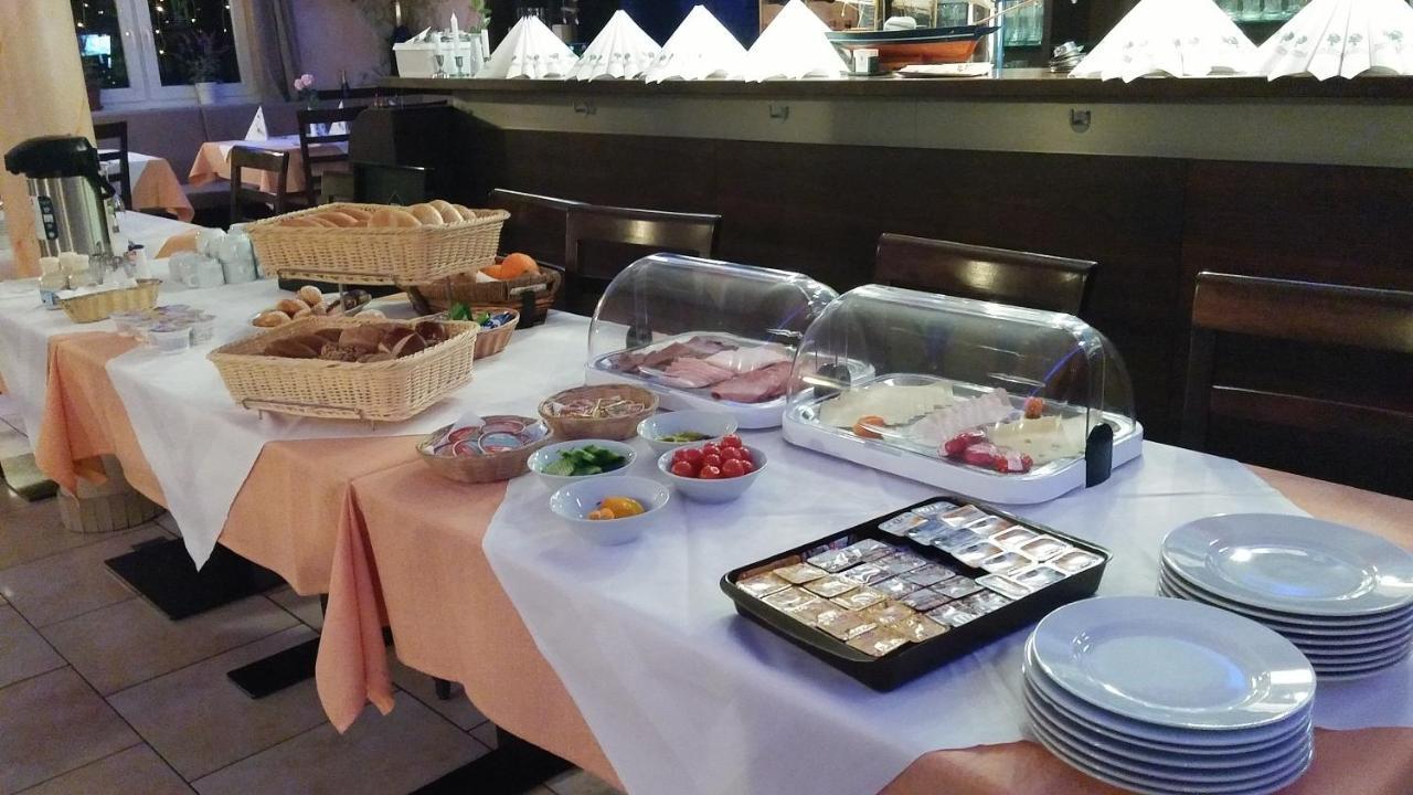 Hotel-Restaurant Zum Baeumle Süßen Buitenkant foto