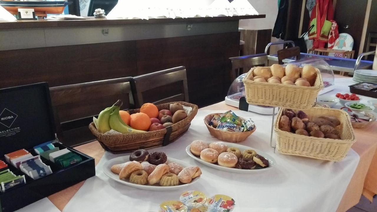 Hotel-Restaurant Zum Baeumle Süßen Buitenkant foto