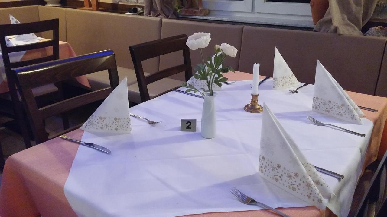 Hotel-Restaurant Zum Baeumle Süßen Buitenkant foto